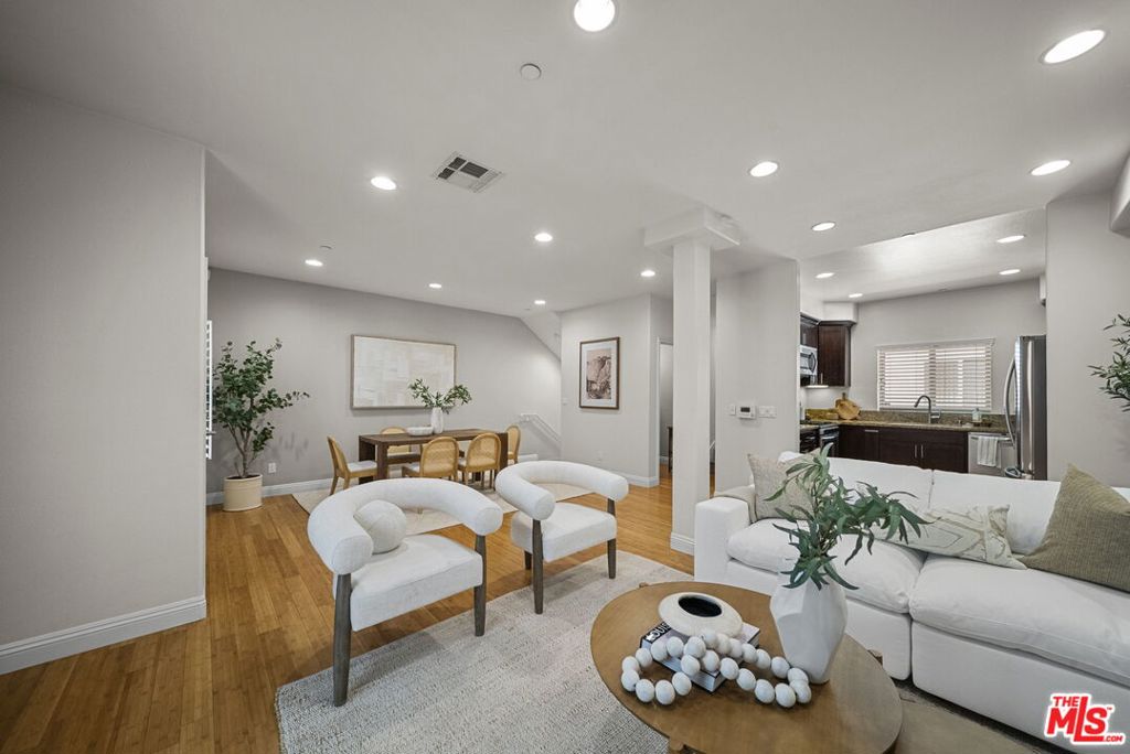 5727 Camellia Avenue 108, North Hollywood, CA 91601 — photo 1