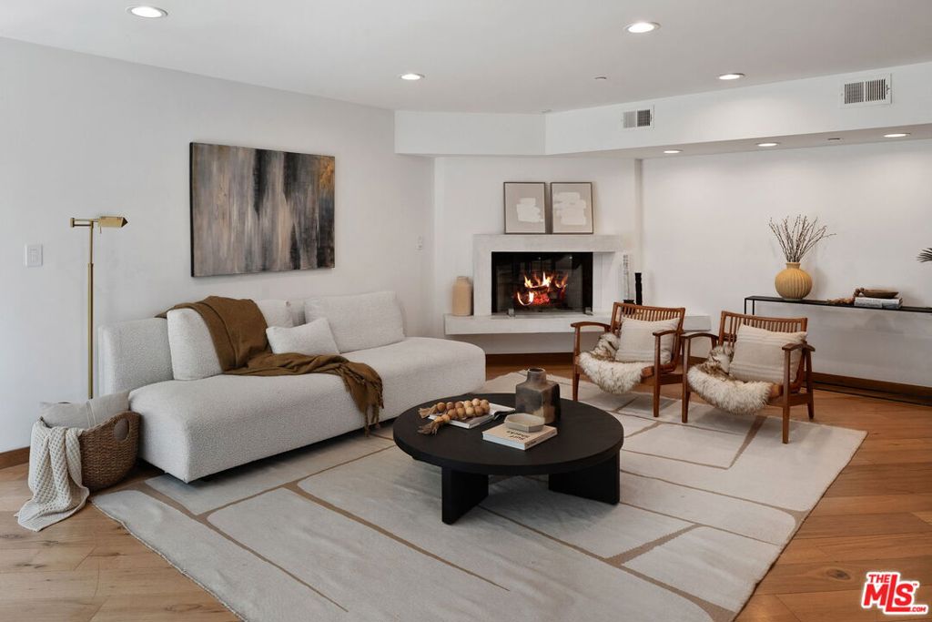 512 Brooks Avenue 6, Los Angeles, CA 90291 — photo 1
