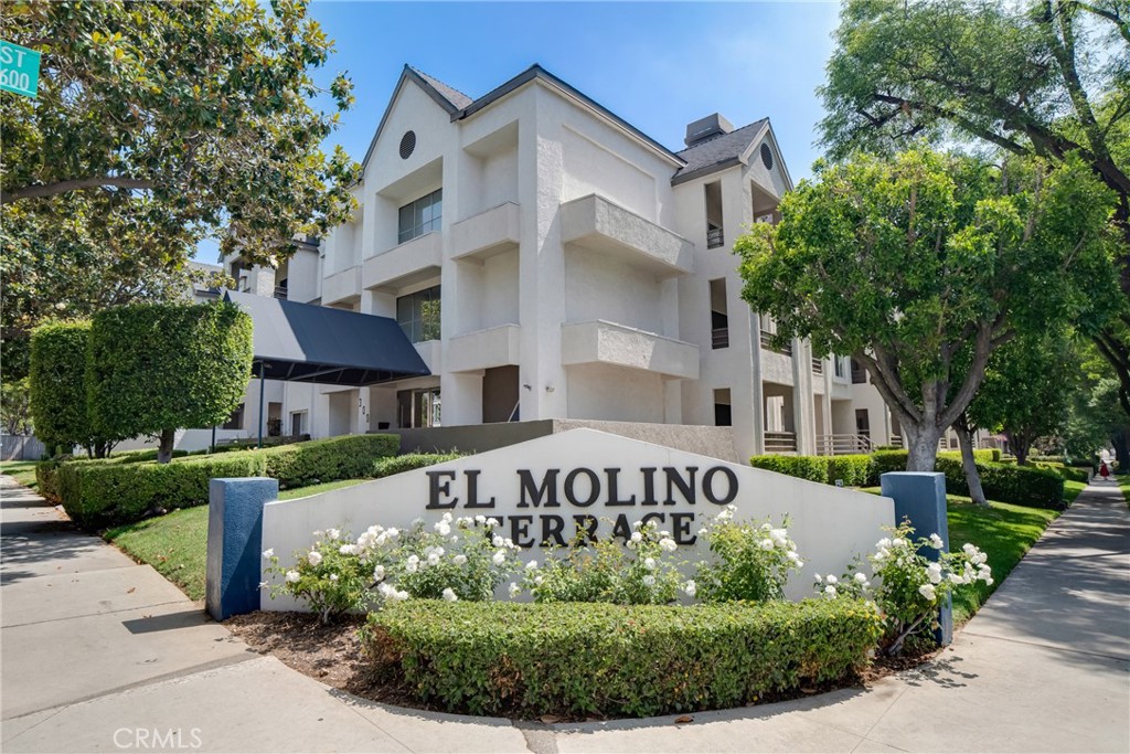 300 N El Molino 215, Pasadena, CA 91101 — photo 1