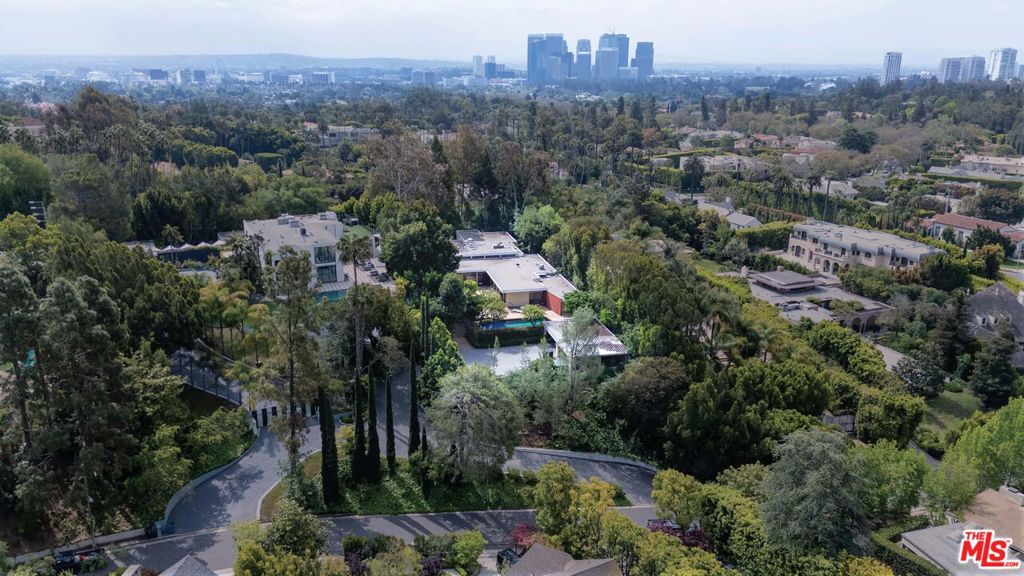1022 Summit Drive, Beverly Hills, CA 90210 — photo 1