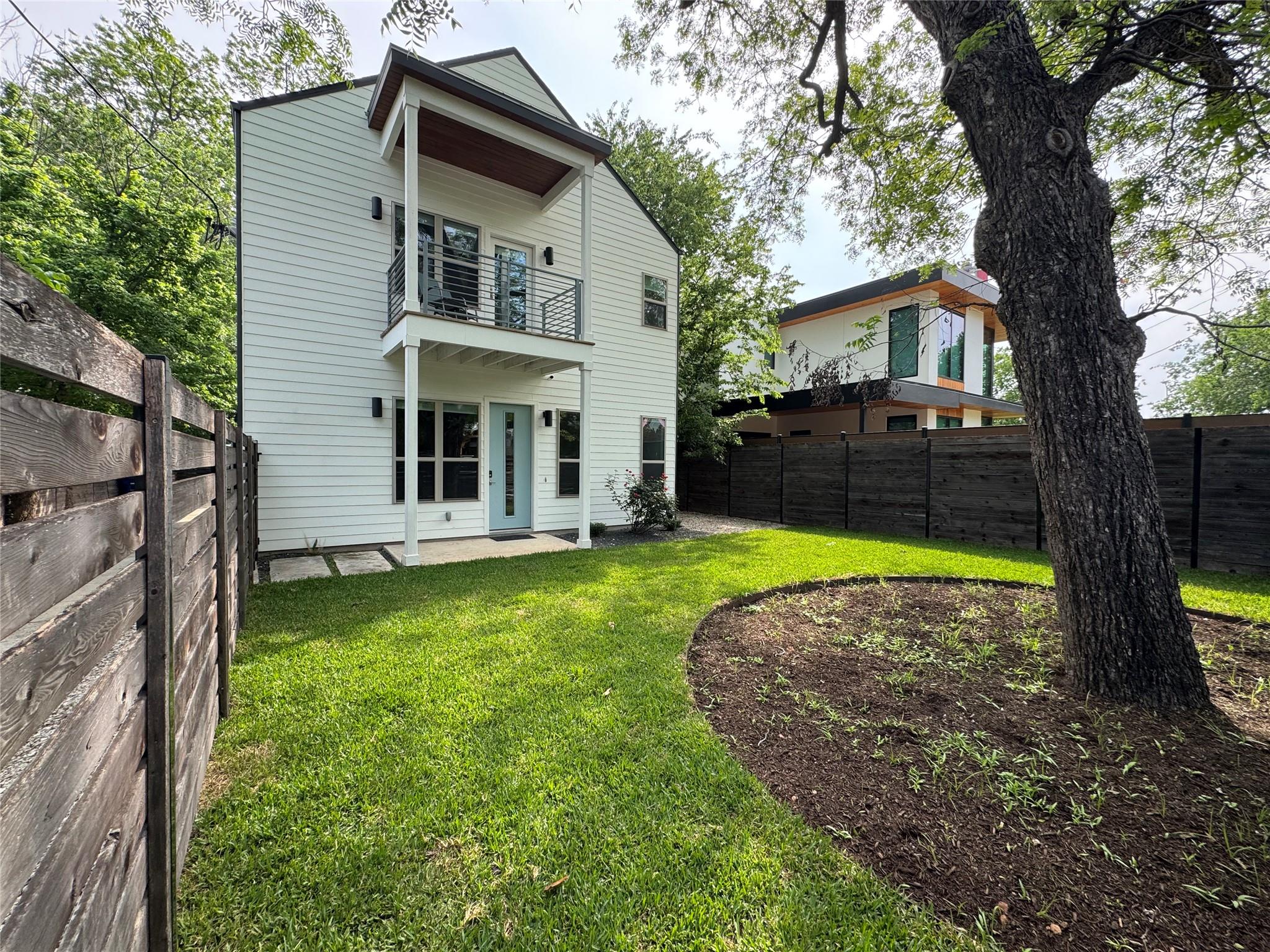 2811 Garwood, Austin, TX 78702 — photo 1