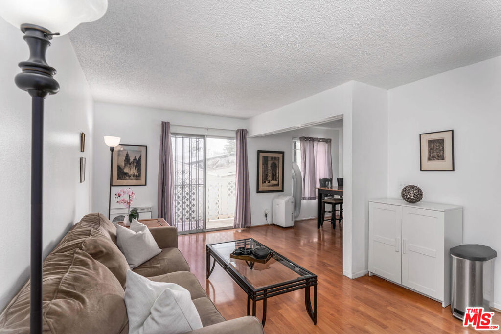 3734 S Canfield Avenue 109, Los Angeles, CA 90034 — photo 1