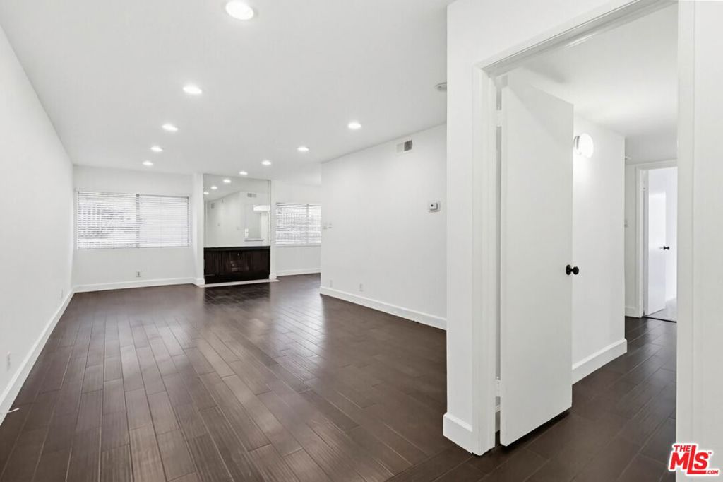 11656 Montana Avenue 114, Los Angeles, CA 90049 — photo 1
