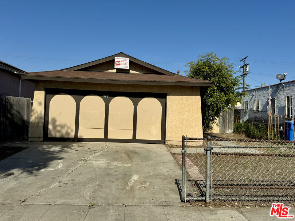 327 E 101st Street, Los Angeles, CA 90003 — photo 1
