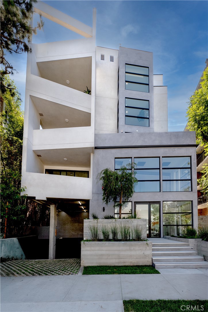 1361 Kelton Avenue 403, Los Angeles, CA 90024 — photo 1