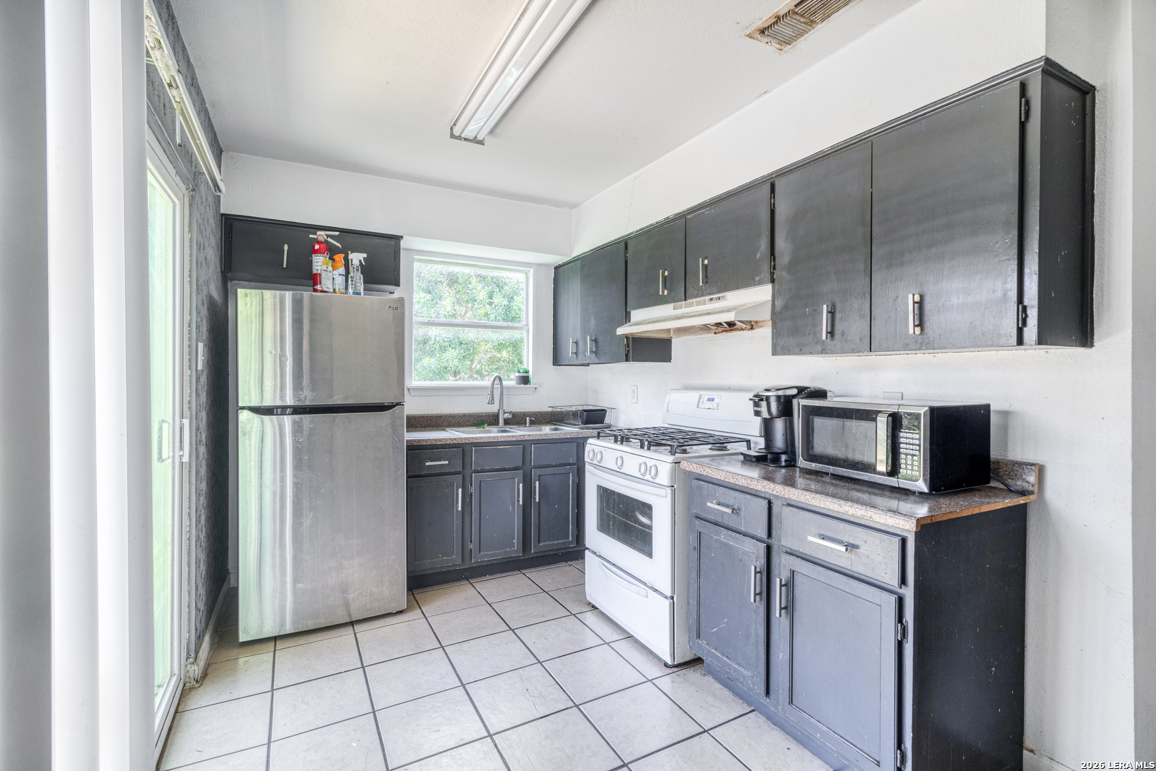 411 SAMUEL DR, , 78227 — photo 1