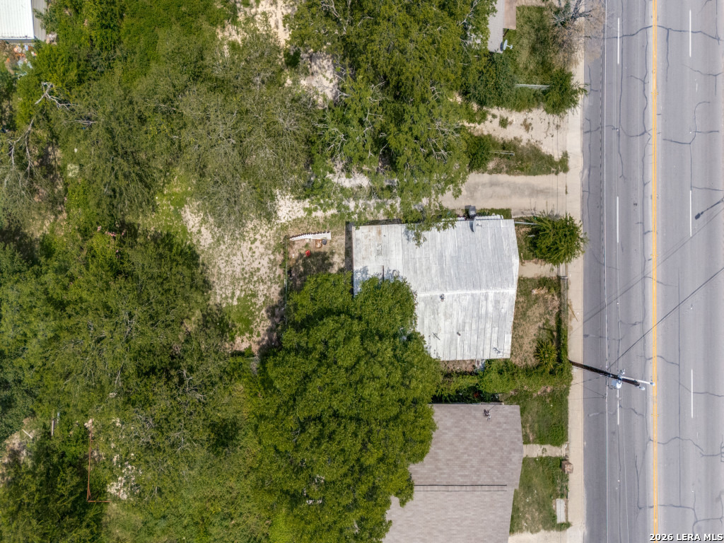 2011 MARTIN LUTHER KING DR, San Antonio, TX 78203 — photo 1