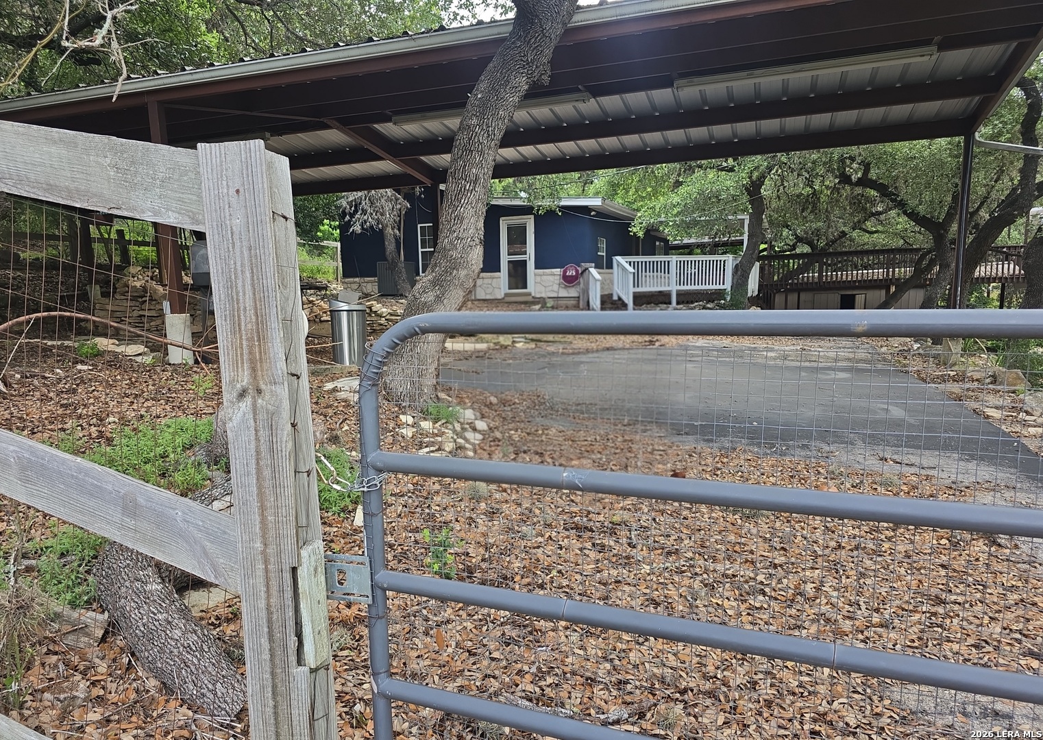 225 Rockin D LN, Lakehills, TX 78063 — photo 1