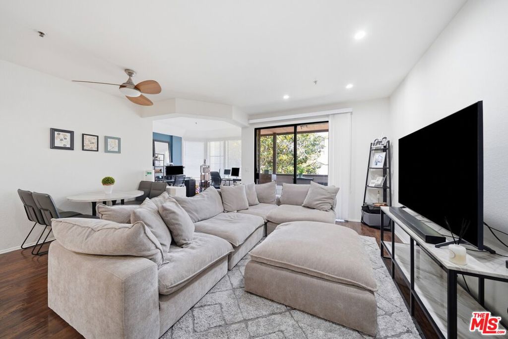 2559 Plaza Del Amo 213, Torrance, CA 90503 — photo 1