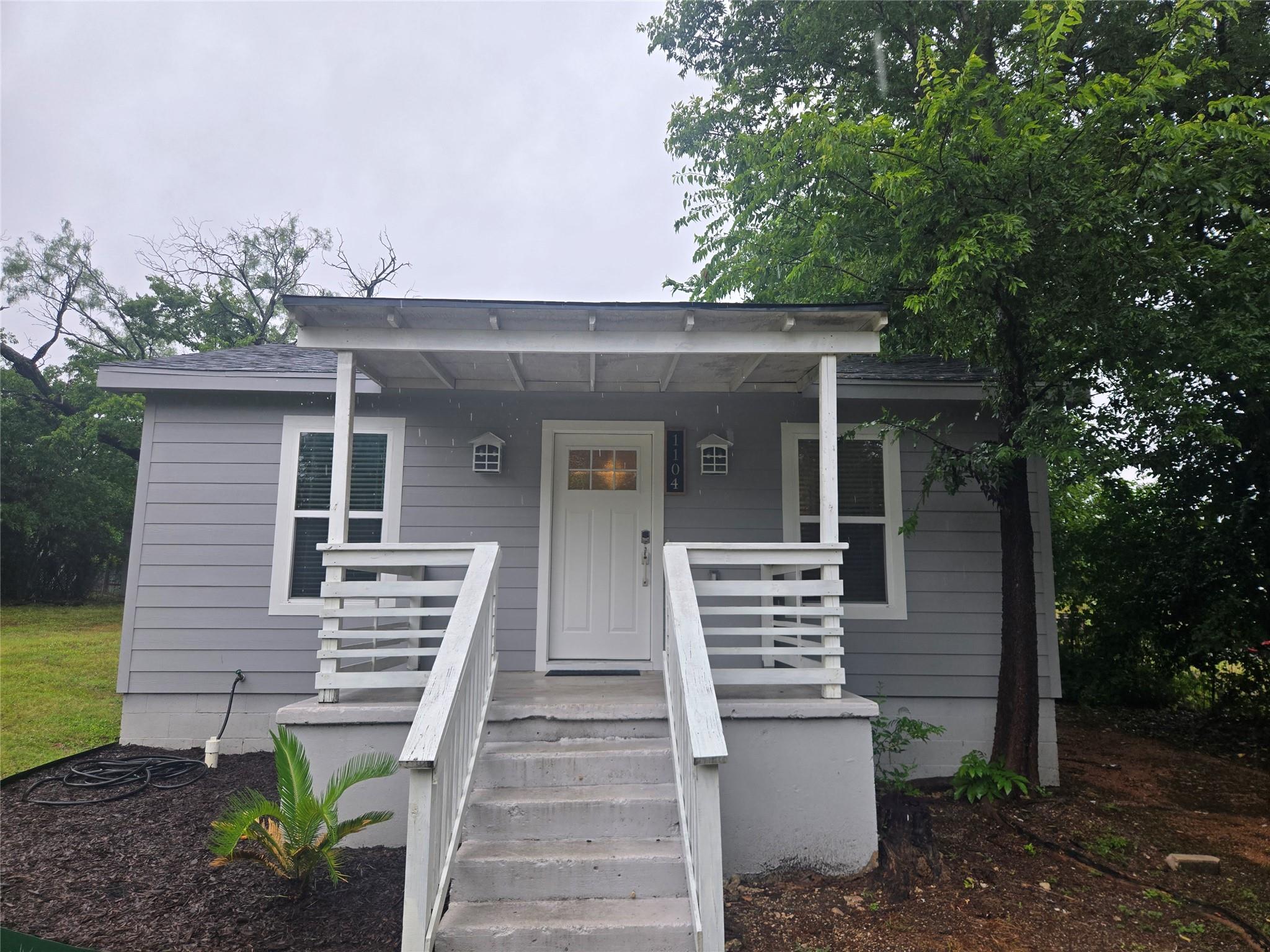 1104 Hackberry, Lampasas, TX 76550 — photo 1