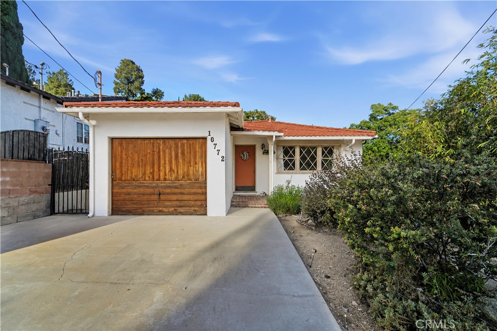10772 Las Lunitas, Tujunga, CA 91042 — photo 1