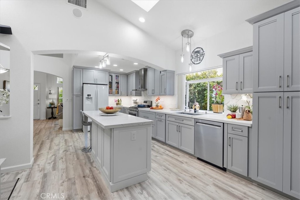 23515 Meriden, Valencia, CA 91354 — photo 1