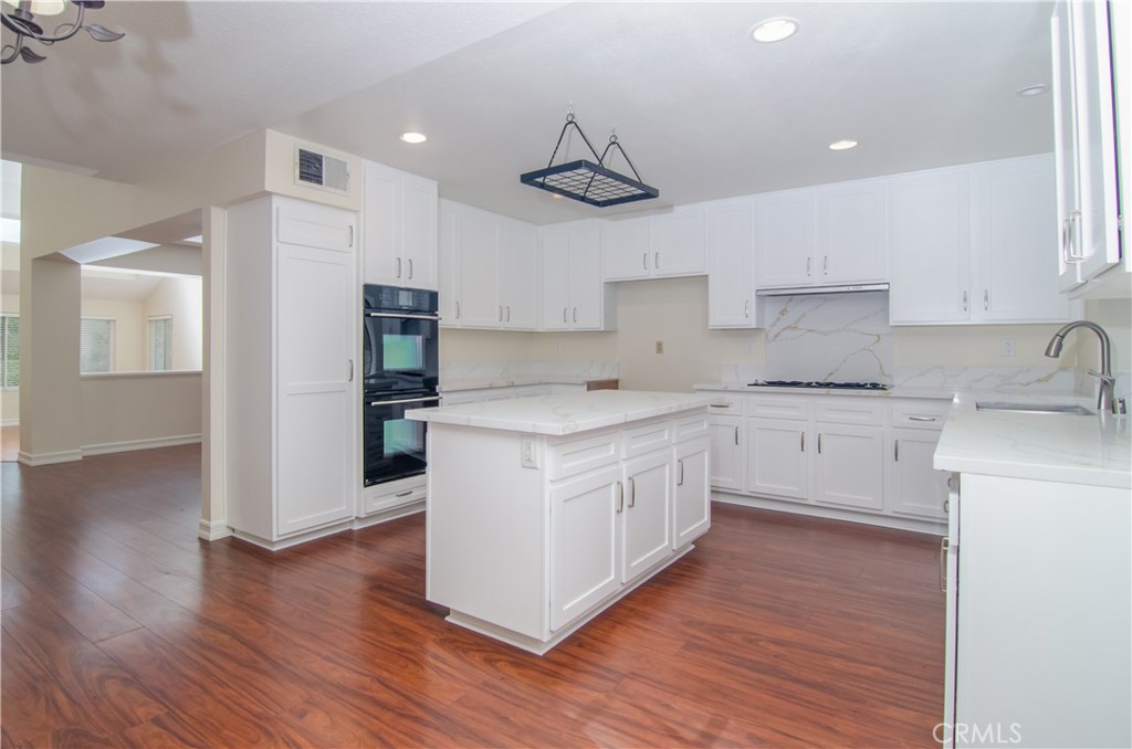 24371 Crestview Drive, Newhall, CA 91321 — photo 1