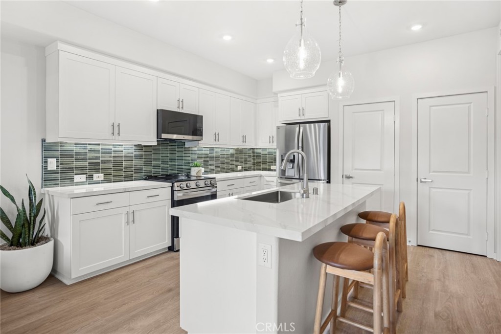 555 Gregory Way, Glendora, CA 91740 — photo 1
