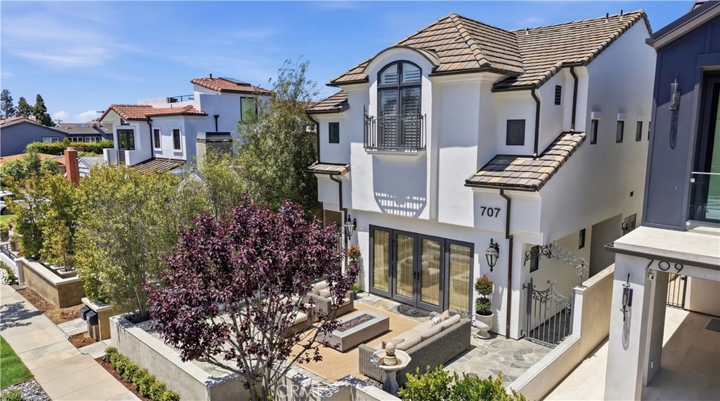 707 Larkspur Avenue, Corona Del Mar, CA 92625 — photo 1