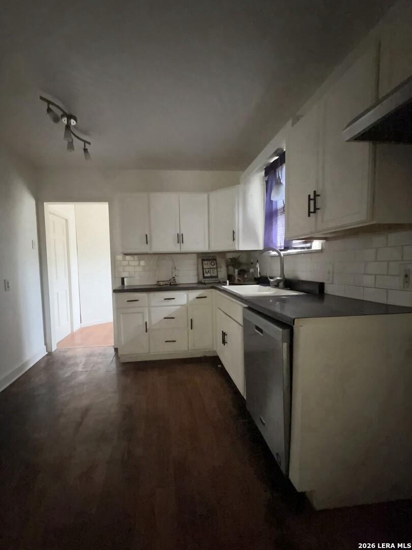 2626 W Huisache Ave, San Antonio, TX 78228 — photo 1