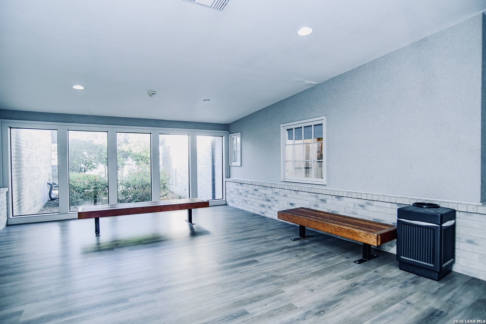 515 N KING ST, Seguin, TX 78155 — photo 1