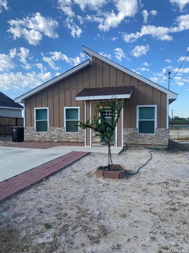 1802 Calle Baltica, Eagle Pass, TX 78852 — photo 1