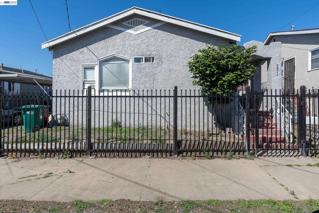 7911 Holly Street, Oakland, CA 94621 — photo 1