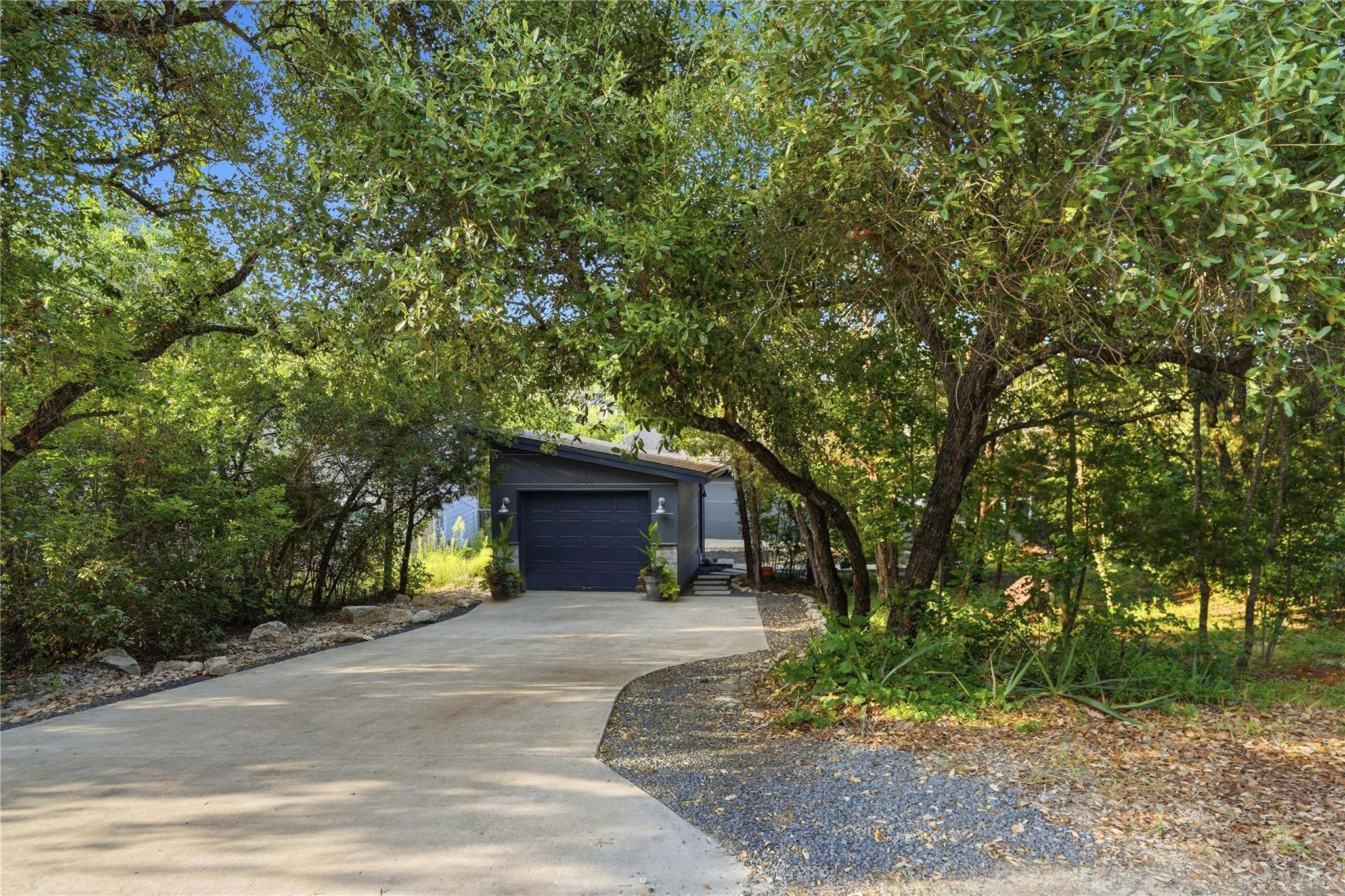 18406 Roundrock Rd, Jonestown, TX 78645 — photo 1