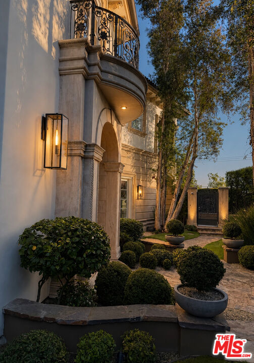 2680 Bowmont Drive, Beverly Hills, CA 90210 — photo 1