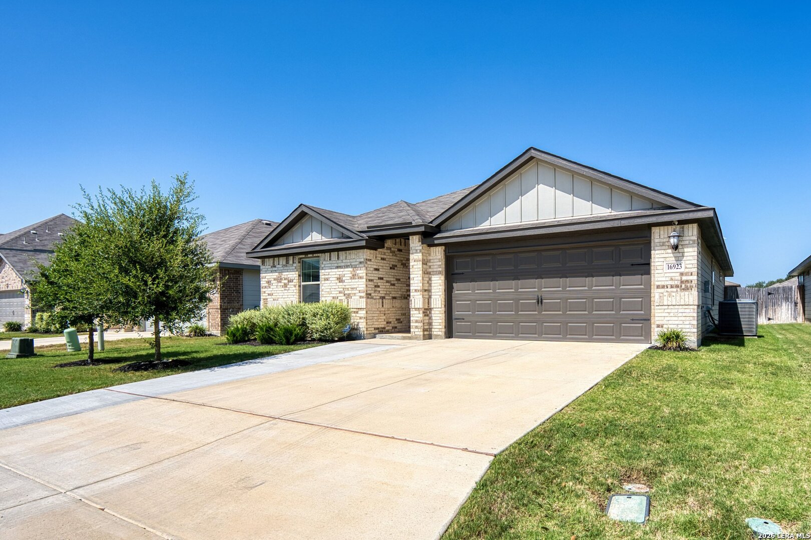 16923 Eaton Ter, San Antonio, TX 78247 — photo 1