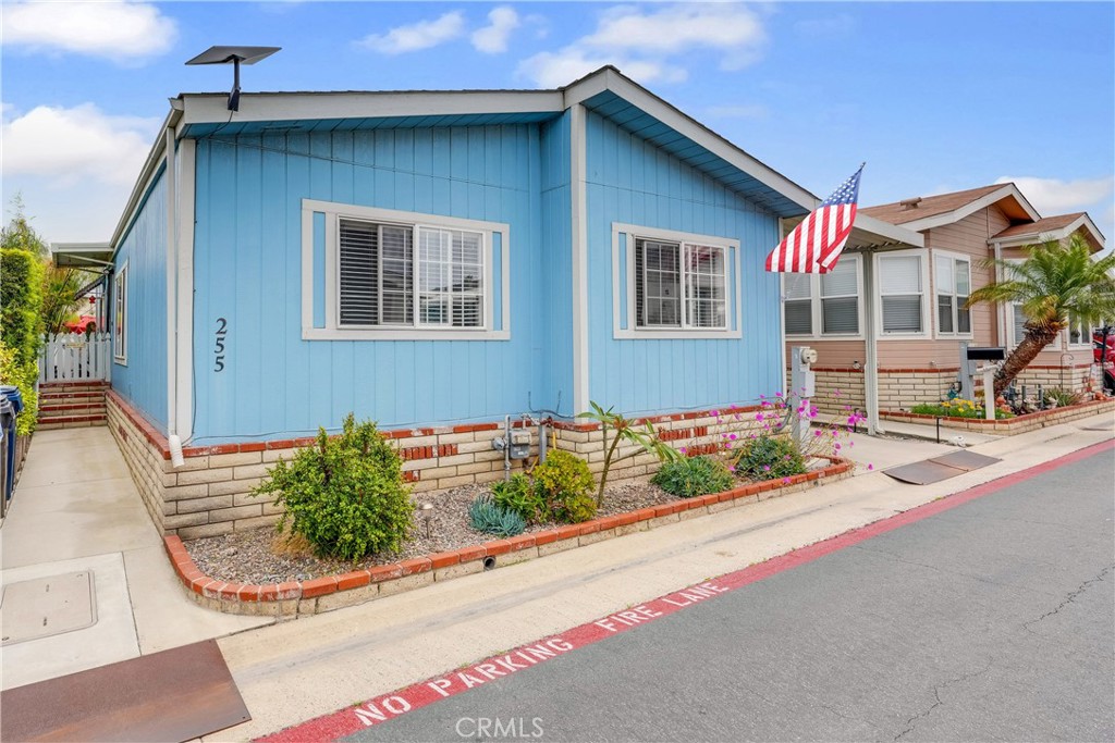 21851 Newland, Huntington Beach, CA 92646 — photo 1