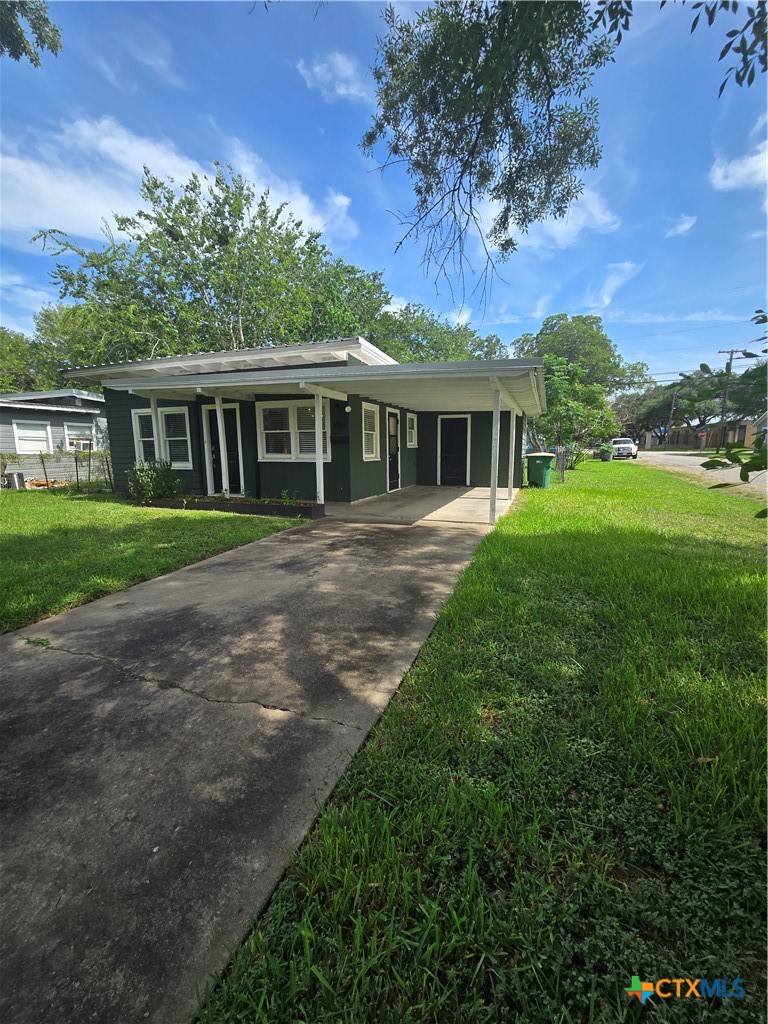 1501 E Rosebud Avenue, Victoria, TX 77901 — photo 1