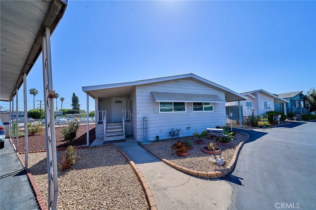 1201 W Valencia 97