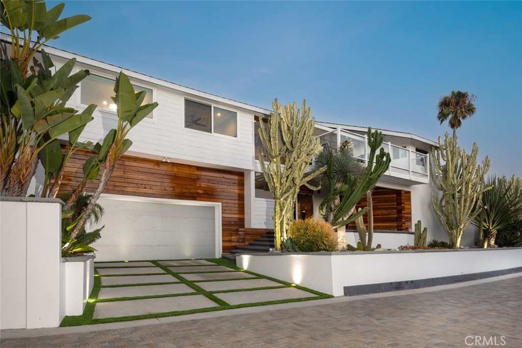 2 Camel Point, Laguna Beach, CA 92651 — photo 1