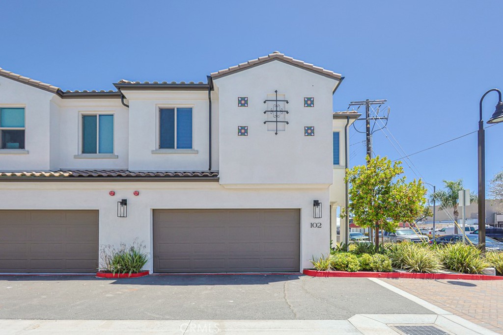 17540 Cameron 102, Huntington Beach, CA 92647 — photo 1
