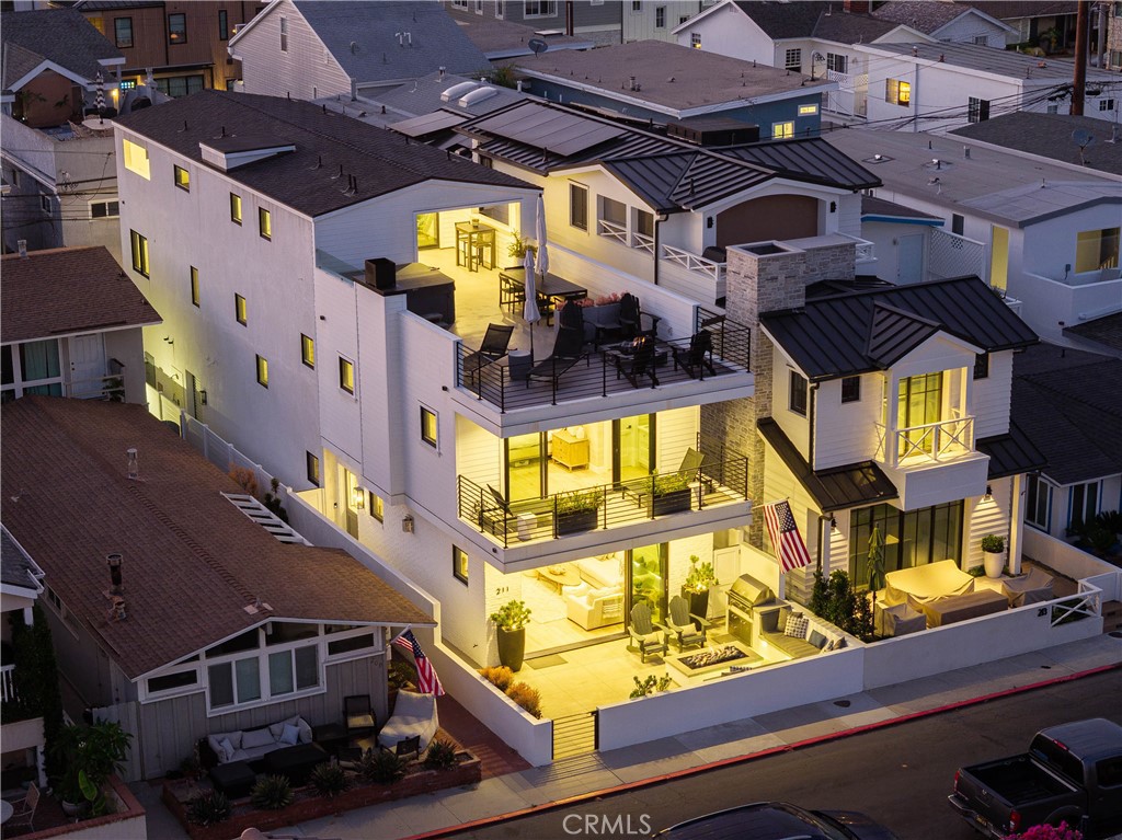 211 35th, Newport Beach, CA 92663 — photo 1