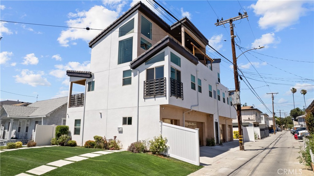 1013 E La Palma, Inglewood, CA 90301 — photo 1