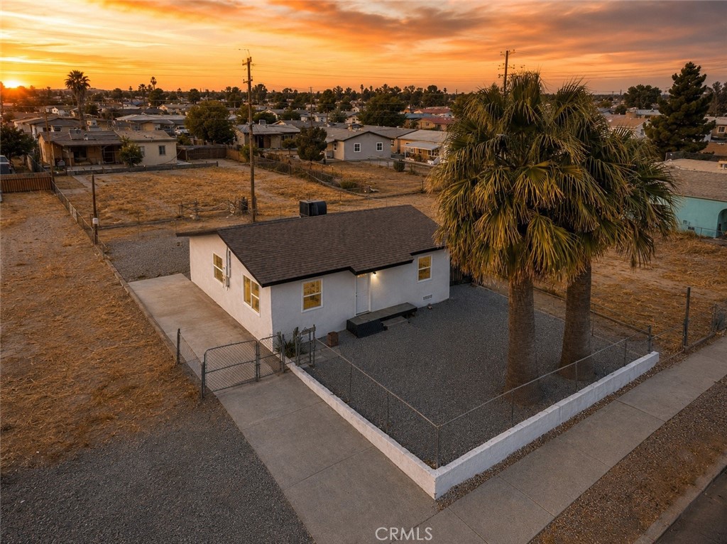 120 W Williams Street, Barstow, CA 92311 — photo 1