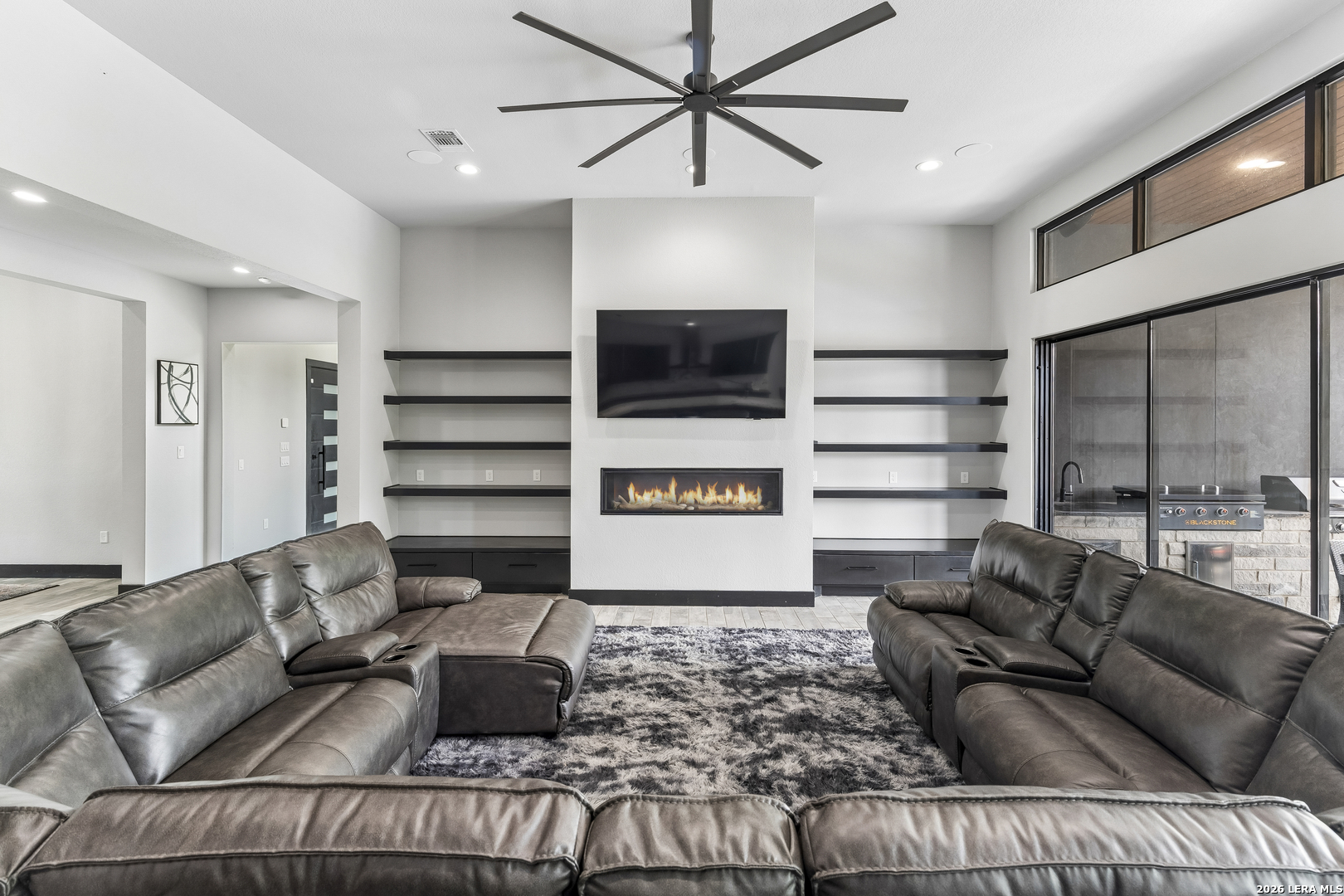 993 JENNY LEIGH TRL, Bulverde, TX 78163 — photo 1
