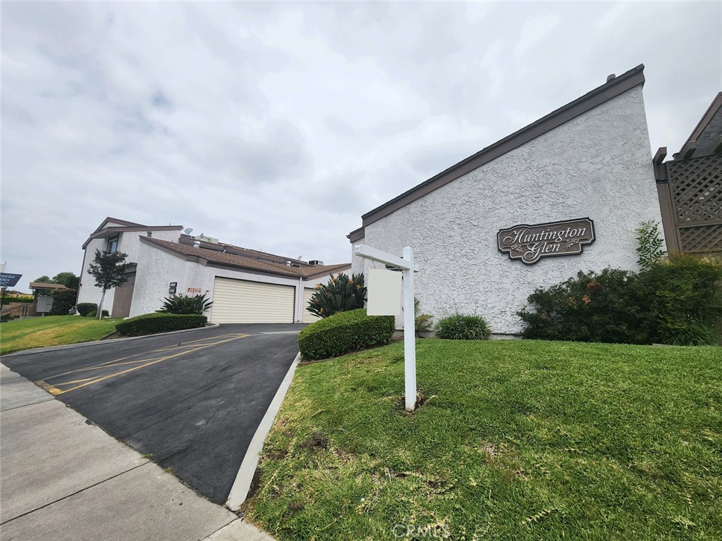 1047 E Huntington Drive C, Monrovia, CA 91016 — photo 1