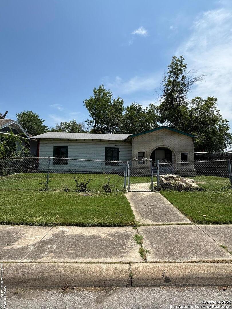 2918 Vera Cruz, San Antonio, TX 78207 — photo 1