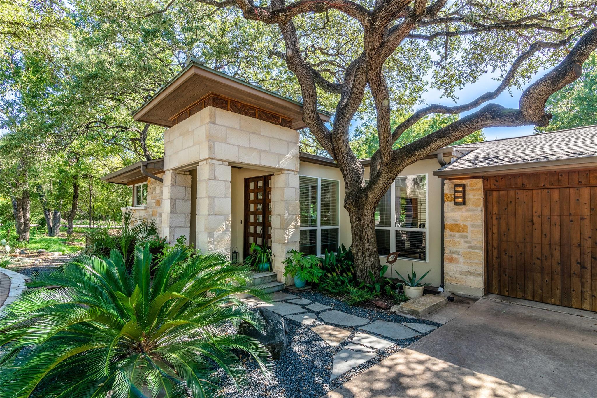 2408 Rollingwood