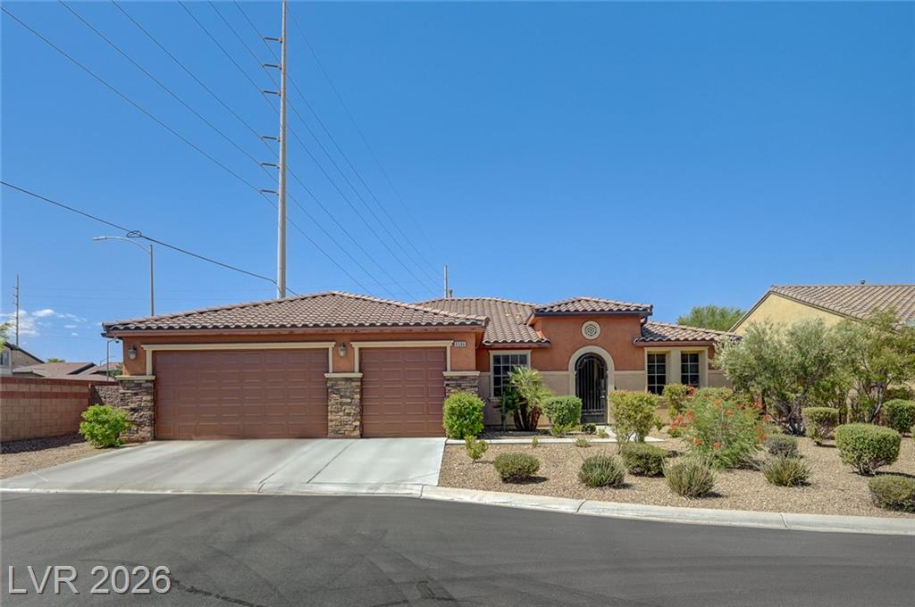 8586 Monument Lake Court, Las Vegas, NV 89113 — photo 1
