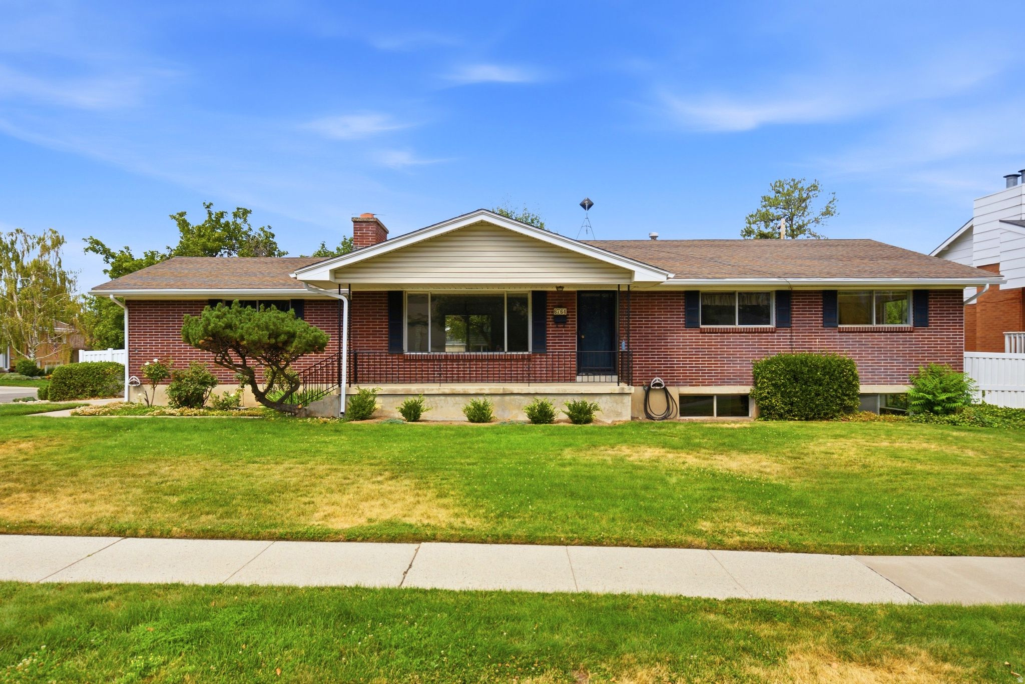6764 S 2445 E, Cottonwood Heights, UT 84121 — photo 1