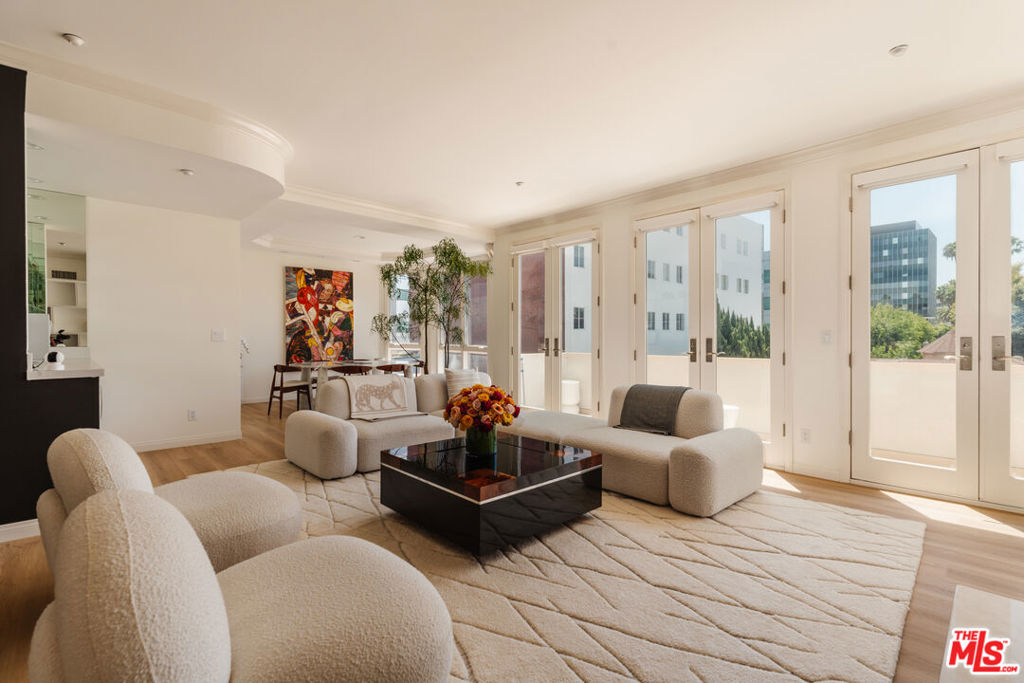 121 N Almont Drive 304, Beverly Hills, CA 90211 — photo 1