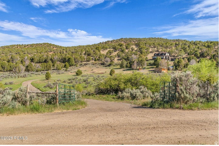 8398 N HIGHWAY 302