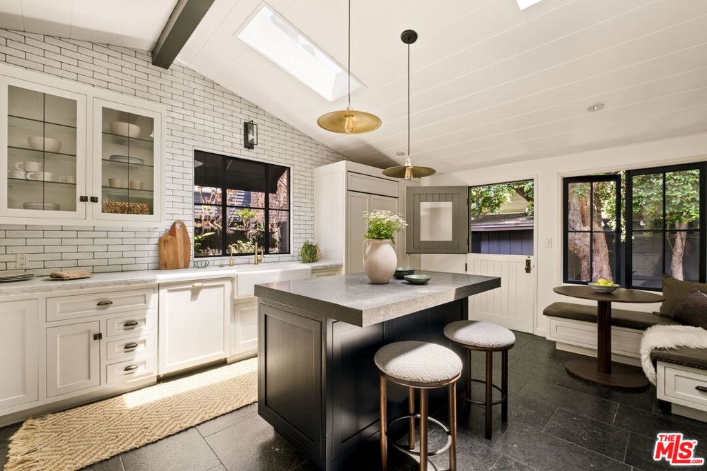 6424 Ivarene Avenue, Los Angeles, CA 90068 — photo 1