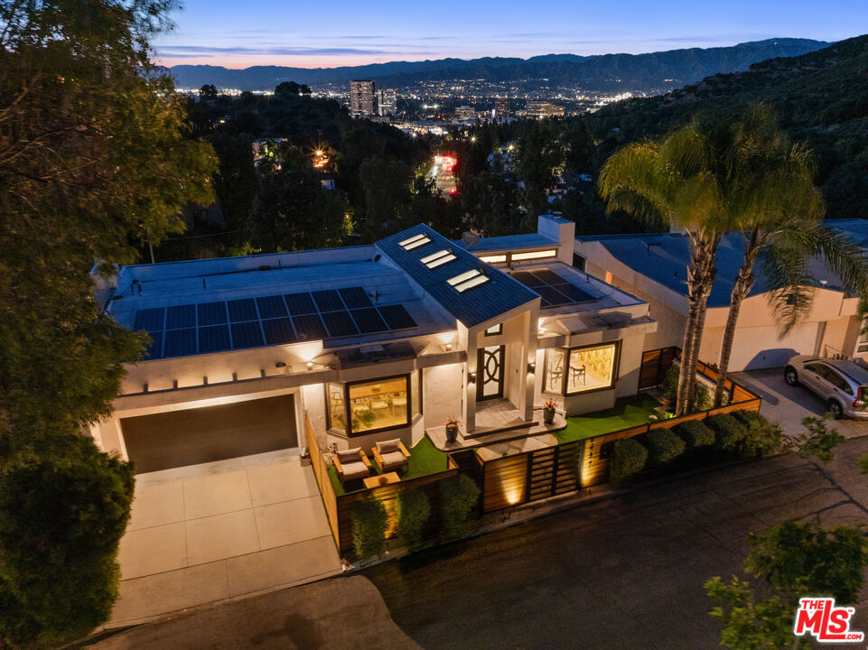 3457 Primera Avenue, Los Angeles, CA 90068 — photo 1