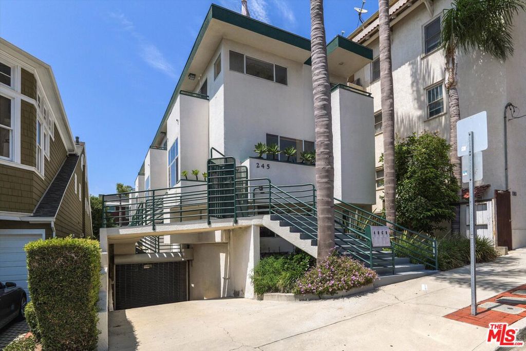 245 Hollister Avenue 1, Santa Monica, CA 90405 — photo 1
