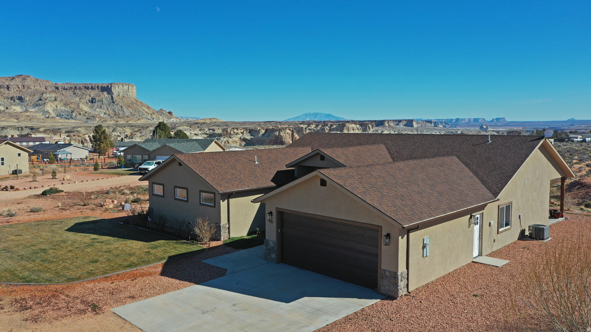 1095 E CANYON DR, Big Water, UT 84741 — photo 1