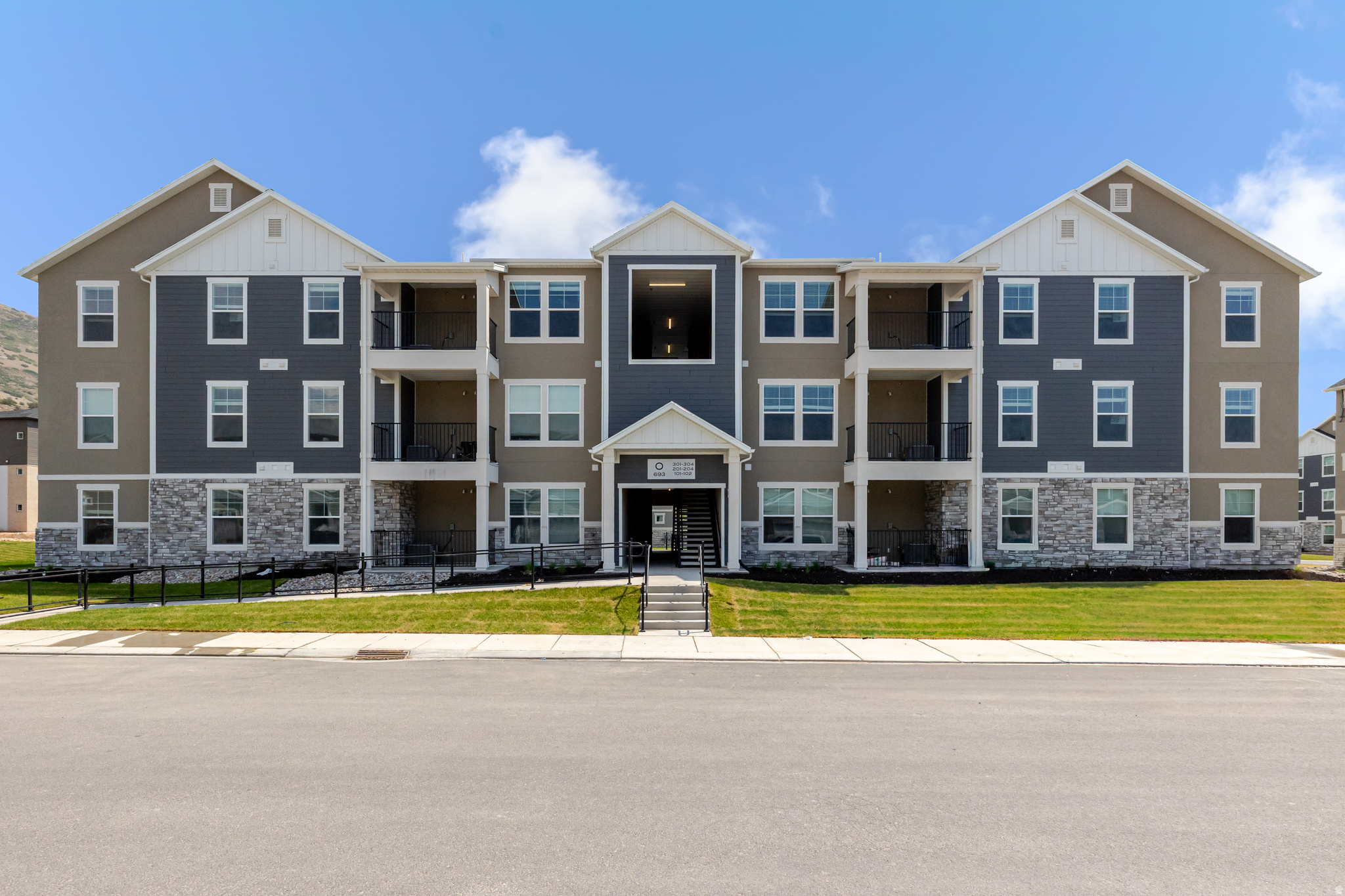 693 W 4500 S #O304, Mapleton, UT 84664 — photo 1