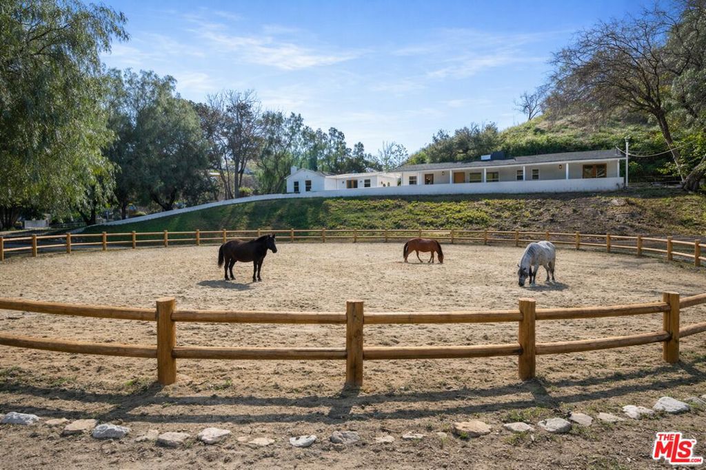 10311 Wheatland Avenue, Sunland, CA 91040 — photo 1