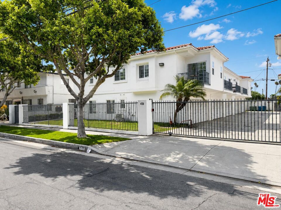 418 E Hardy Street 2, Inglewood, CA 90301 — photo 1