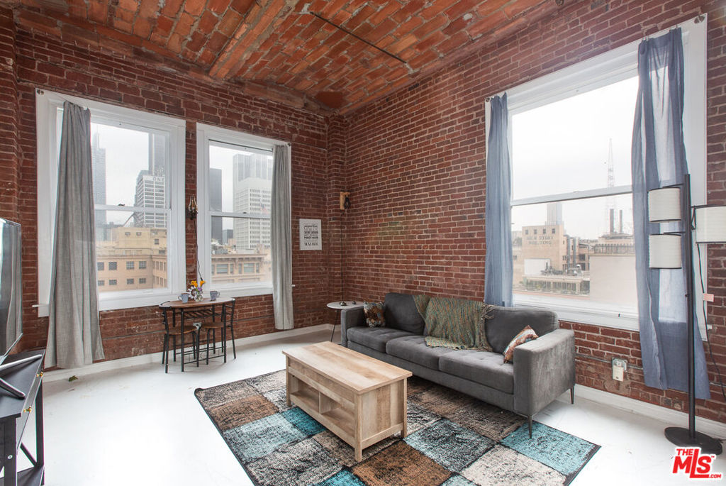215 W 7th Street 1301, Los Angeles, CA 90014 — photo 1